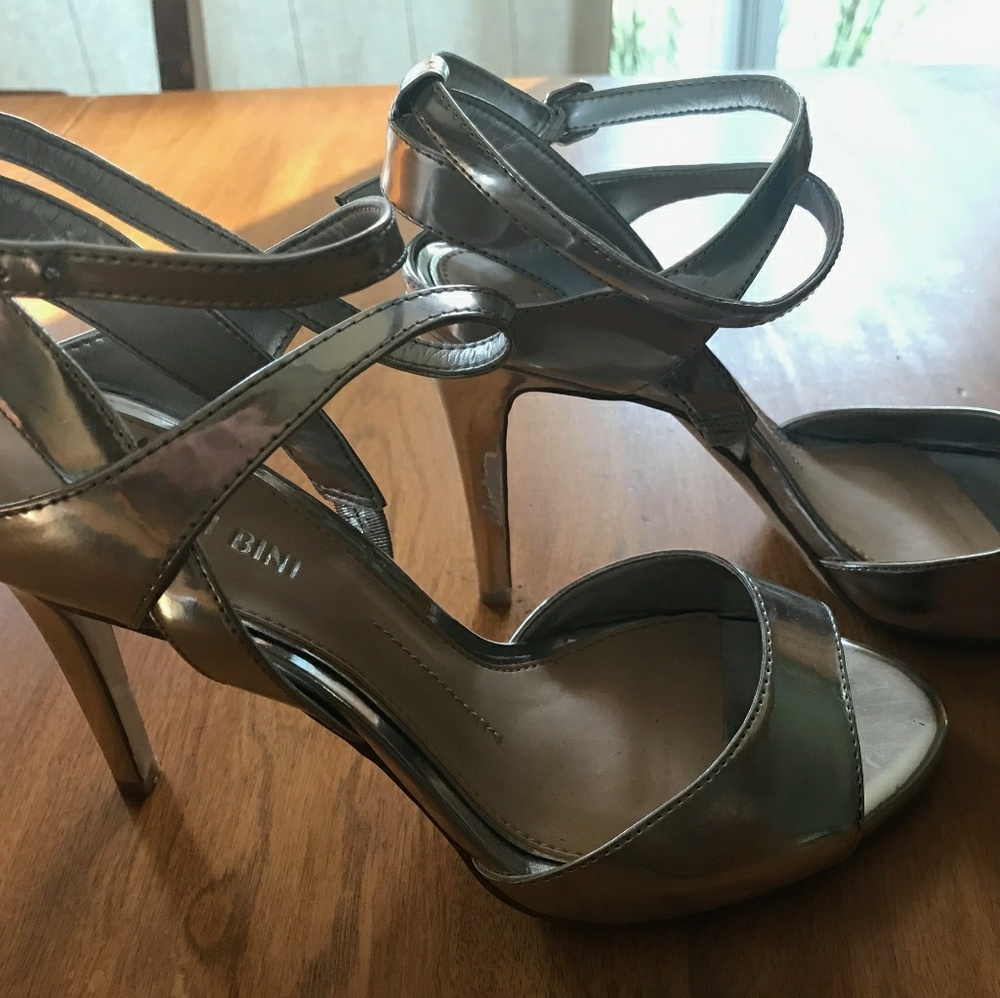 Woman's high heel pumps